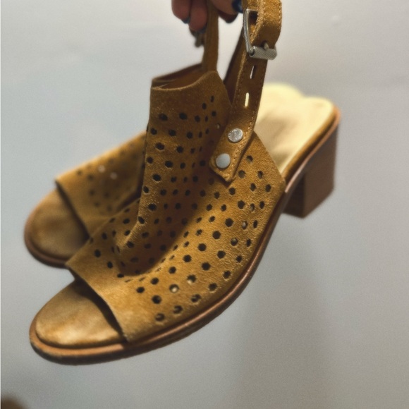 rag & bone Shoes - Rag & Bone Wyatt Suede Sandals 37.5